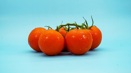 Bodegon tomates fondo colores  fruta natural healty vegano alimentacion dieta