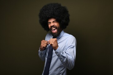 Canvas Print - Beautiful afro man in front of a colored background