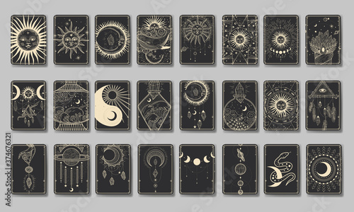 Fotografía Set of decorative tarot cards