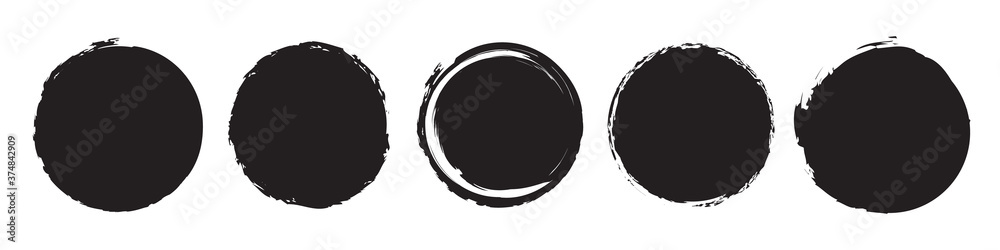 Set of five different grunge circles in black - obrazy, fototapety, plakaty 