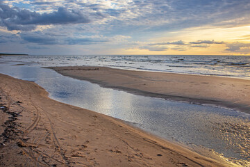 Wall Mural - Sunset over the sea