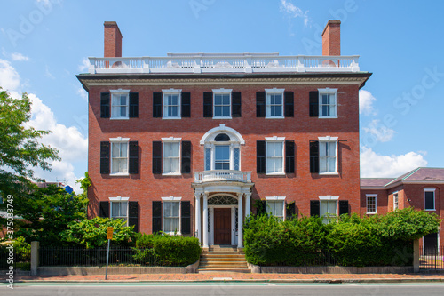 Fotografía Andrew Safford House with Federal style at 13 Washington Square West in Historic city center of Salem, Massachusetts MA, USA
