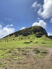 Wall Mural - Volcan Rano Raraku à l'île de Pâques	