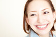 © Paylessimages - 笑顔の女性