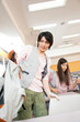 © Paylessimages - 講義終わりの大学生