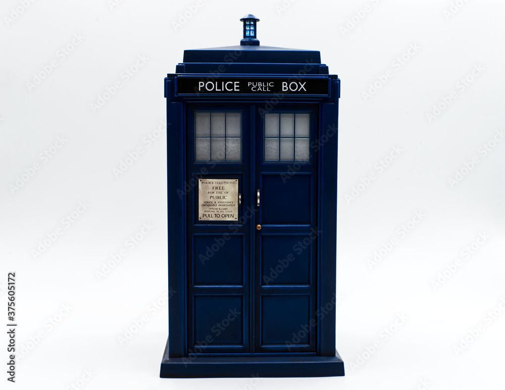 Police call box in front of white background. Tardis from Doctor Who.
 - obrazy, fototapety, plakaty 