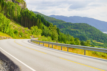 Sticker - Road landscape in norwegian mountains