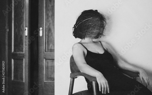 Cuadros en Lienzo Retrato que representa el vacío y la pérdida de identidad