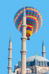 Wall Mural - Hot air balloon flying over Selimiye Mosque  - Edirne, Turkey