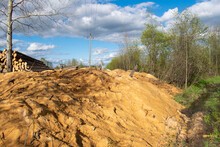 Big Mountain Of Sawdust, Construction Work