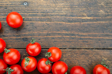 Canvas Print - ripe tomatoes on the table