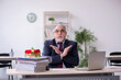 © Elnur - Old king businessman employee at workplace