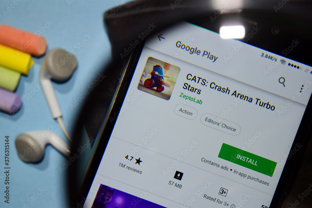 CATS: Crash Arena Turbo dev app with magnifying on Smartphone screen ...