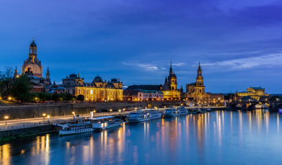 Sticker - view of the Saxon capital city Dresden and the Elbe River after sunset