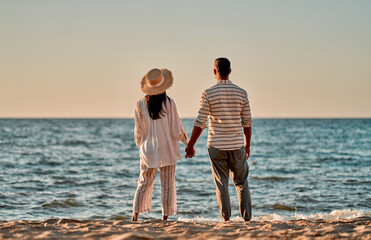 Canvas Print - Couple on the beach