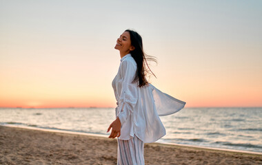 Canvas Print - Woman on the beach