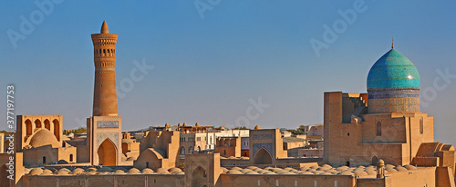 Fotografía Poi Kalon mosque and minaret in Bukhara, Uzbekistan.