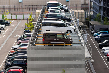 Wall Mural - マンションの敷地内の立体駐車場の風景