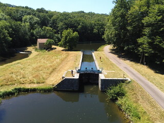 Sticker - Ecluse du canal du nivernais en Bourgogne