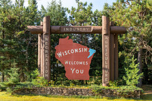 "Wisconsin Welcomes You" Sign