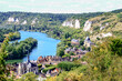 Amfreville-sous-les-Monts. Le village et les boucles de la Seine. Eure. Normandie