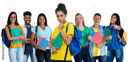 Fotografie, Tablou Türkische Studentin mit Gruppe jugendlicher