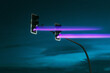 Surreale Ample mit violettem Lichtschein