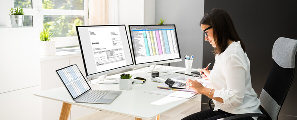 online taxes and invoice using computer