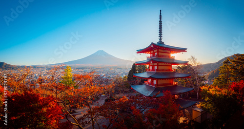 Fotografía Panorama of Kawaguchiko on a Sunny autumn day