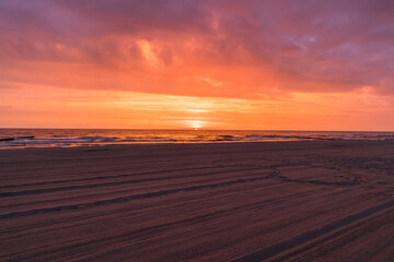 Wall Mural - Romantic sunrise above the ocean