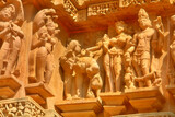 Fototapeta  - Khajuraho – sceny erotyczne na płaskorzeżbach świątynnych, Indie
