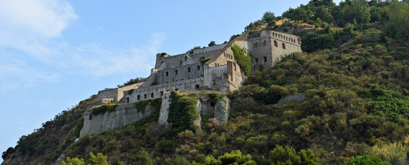 Fototapete - Forte di San Giacomo - Vado ligure