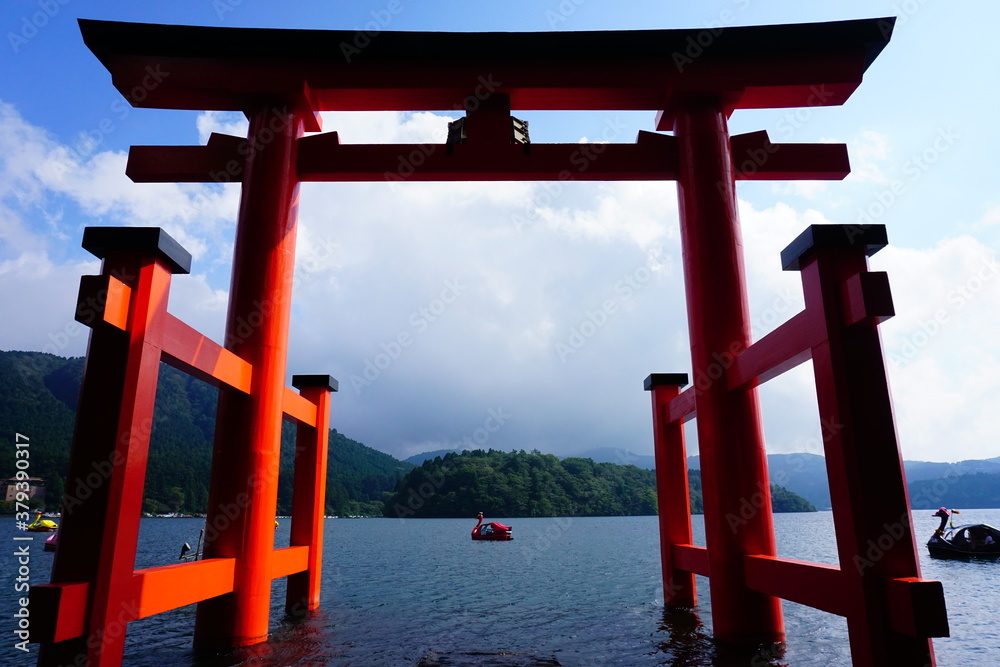 Garden Poster 芦ノ湖畔の箱根神社の鳥居 Nikkel Art Garden Poster 芦ノ湖畔の箱根神社の鳥居 Nikkel Art