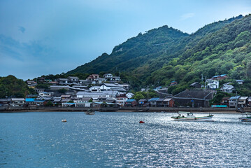 Wall Mural - 広島県・鞆の浦、入り江の波の反射光