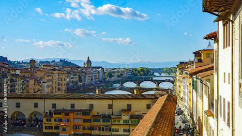 Cuadros en Lienzo Multiple bridges spanning the River Arno in captivating Florence
