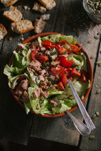 Mixed Salad With Tuna And Tomatoes