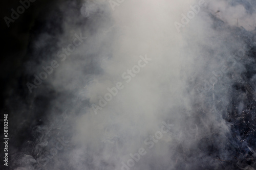 Cuadros en Lienzo The smoke is thick vertical from the fire