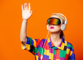 Poster - Style blonde in 90s clothes with VR glasses and headphones