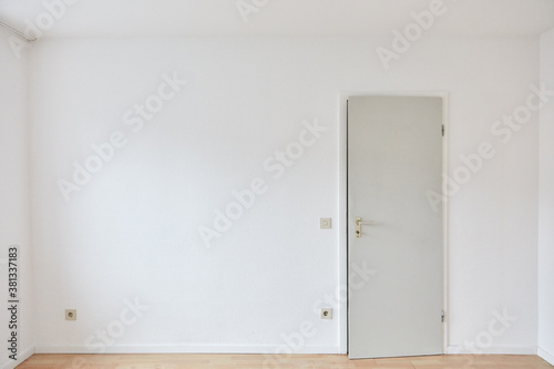 Cuadros en Lienzo Door in wall in empty room as a bedroom or office