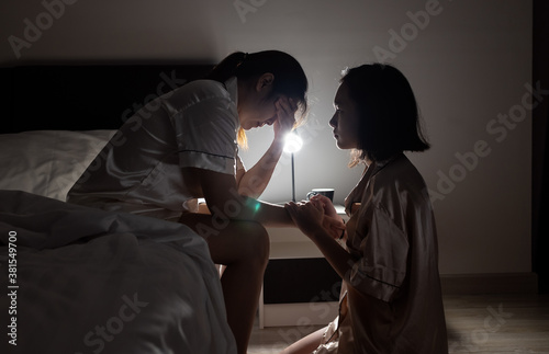 Fotomural Asian woman crying suffer from great loss of family from COVID-19 infection,Coro