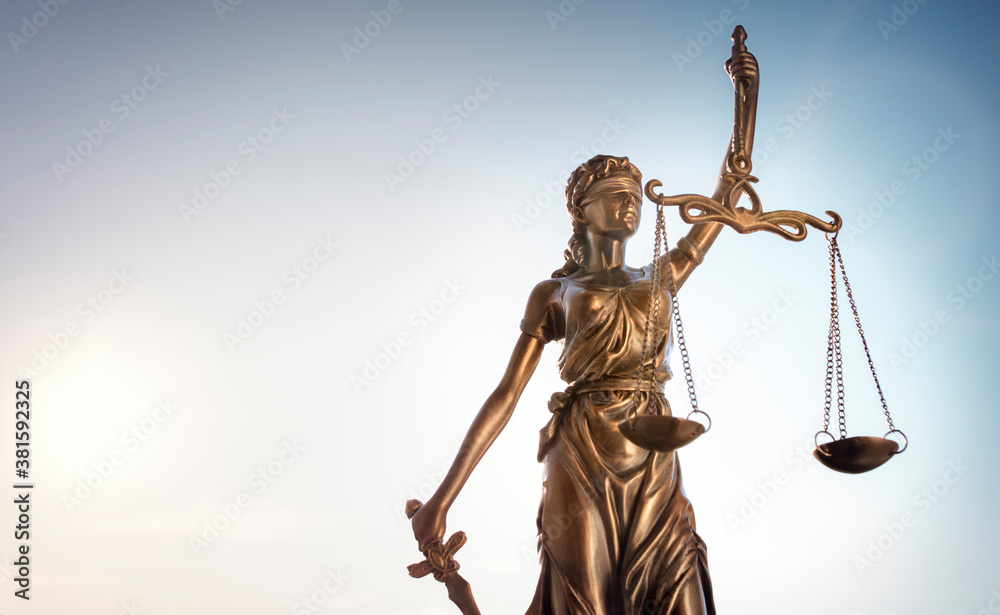 Legal law concept statue of Lady Justice with scales of justice sky background - obrazy, fototapety, plakaty 