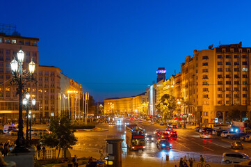 Fototapete - Khreschatyk street European square Kyiv