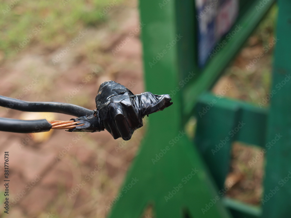 Joints on cables or wires. Temporarily connecting electrical wires with ...