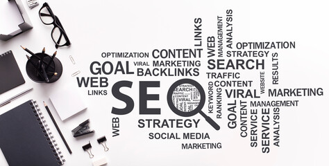 Poster - Seo-Optimization Wordcloud With Keywords Over White Desk Background, Panorama, Collage