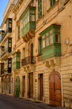 Fototapeta Na drzwi - street in Valletta, Malta, with traditional house architecture
