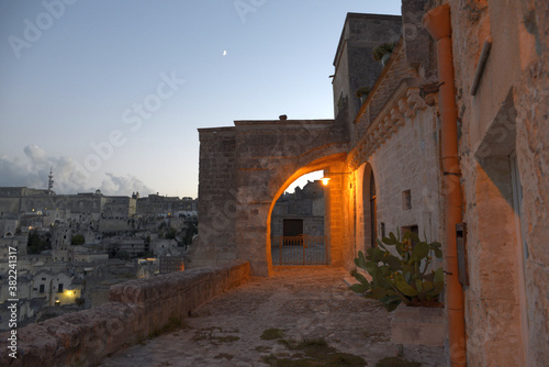 Fotomural Matera la Città dei sassi alla luce della sera