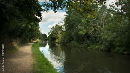 Fotomural Chichester canal towpath on a sunny day.