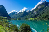 Fototapeta Góry - Urlaub in Süd-Norwegen: Schöne Landschaft mit See Oldevatnet im Oldendalen Nähe Olden Briksdalsbre