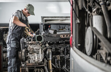 Pro Automotive Mechanic Repair Diesel Engine