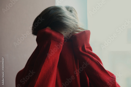 Fotografía depression and panic attack concept, stressed lonely young woman hiding face suf